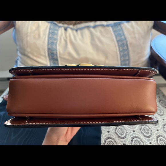 TEEN TRIOMPHE BAG IN TRIOMPHE CANVAS AND CALFSKIN
WHITE
Retail Price CA$ 3950 - Picture 4 of 8